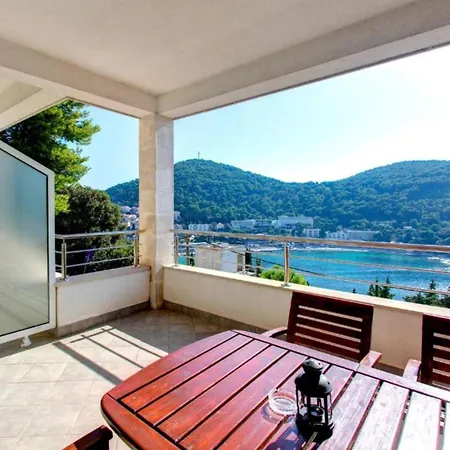Appartement One-bedroom With Balcony And Sea View Supreme *