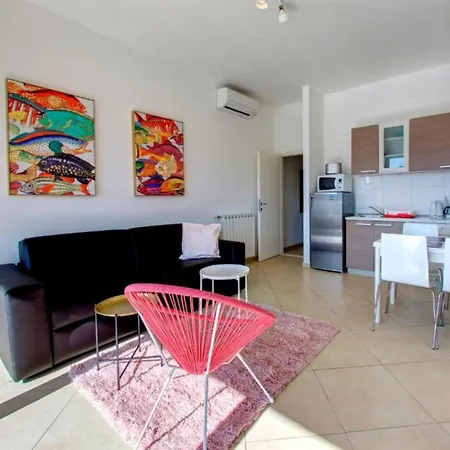 One-bedroom With Balcony And Sea View Supreme Apartman *